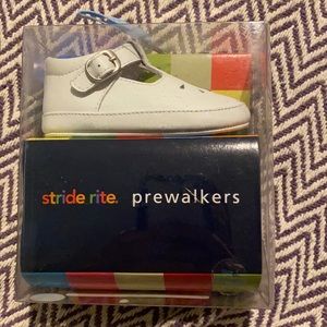 Girls Striderite Size 3 Prewalkers